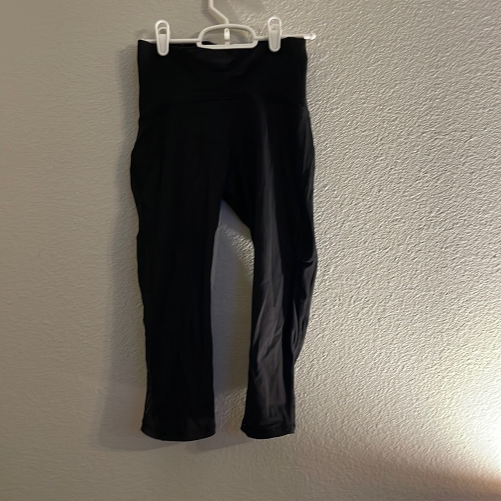 Lululemon crops